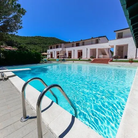 Elba Island Pool & Tennis