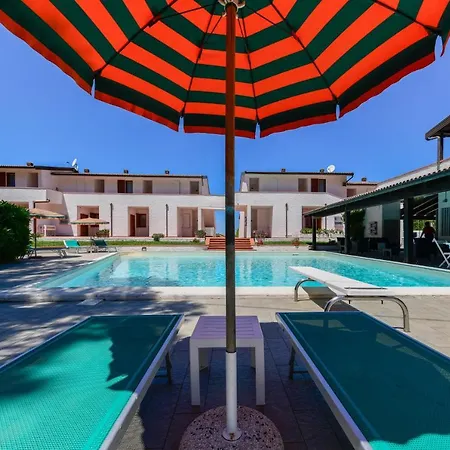 Elba Island Pool & Tennis