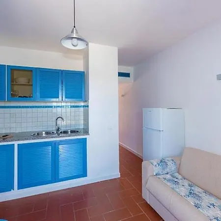 Elba Island Pool & Tennis