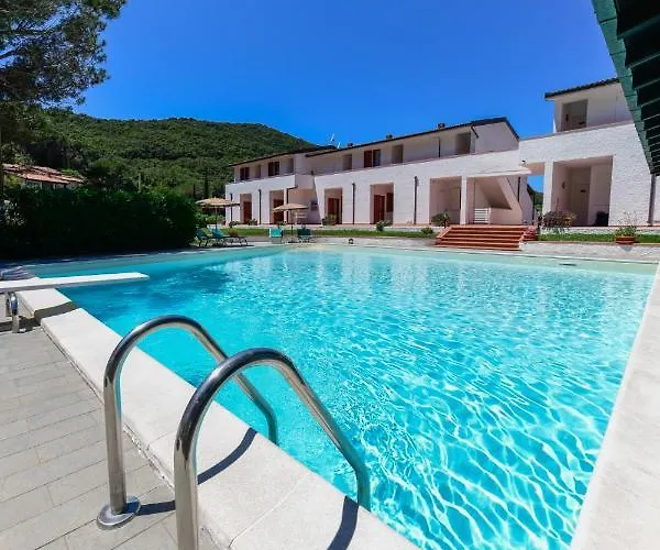 Elba Island Pool & Tennis